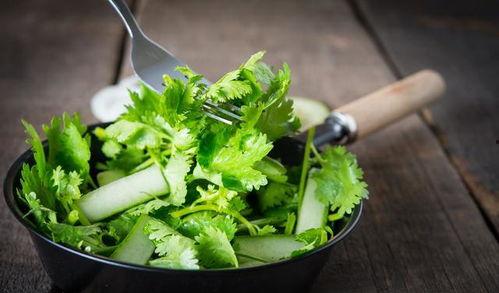 香菜娱乐圈吃瓜,揭秘明星们的“吃瓜”日常  第2张